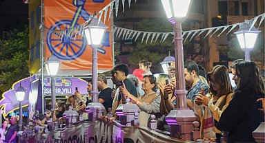 Uluslararası Eskişehir Porsuk Festivali'nde gondol üzerinde konser 