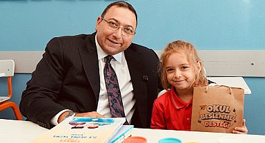Üsküdar’da yeni eğitim yılı öğrencilere beslenme çantası desteğiyle başladı