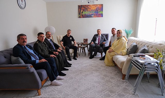 Vali Çiçek, gazi Bayram Ali Koşar'ı ziyaret etti