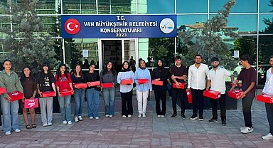 Van’da 21 öğrenci üniversitelerin ilgili bölümlerine yerleşti
