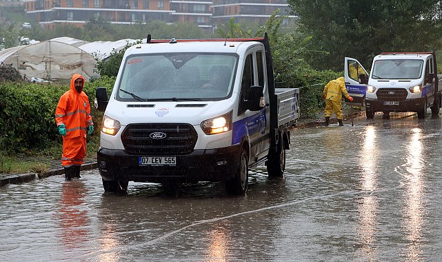 Yalova’da yağış sonrası tıkanan noktalara müdahale