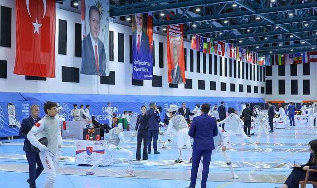 Yıldızlar ve Gençler Flöre Dünya Kupası Samsun’da başladı