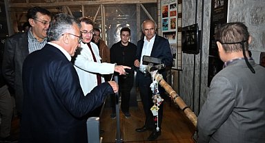 Abdullah Güler, Bi Mekan Müze Kafeyi ziyaret etti