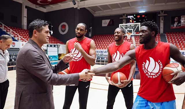 Acar’dan Petkim Spor’a Anadolu Efes maçı öncesi destek