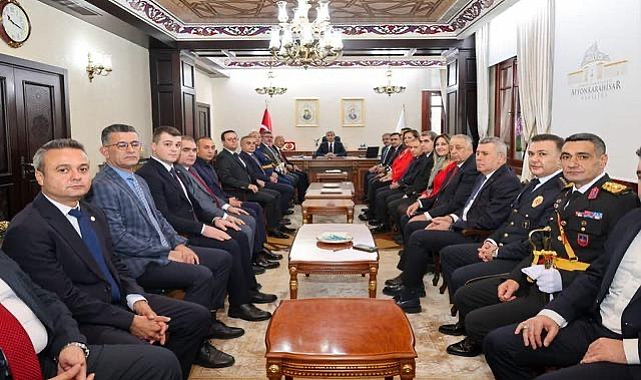 Afyon Valiliğinde Cumhuriyet Coşkusu: Vali Aktaş Tebrikleri Kabul Etti