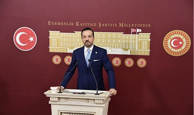 Ak Pari Genel Başkan Yardımcısı Zorlu Kocaeli'de gençlerle buluştu