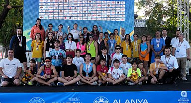 Alanya Halk Triatlonu'nda 45 kişi yarışı tamamladı