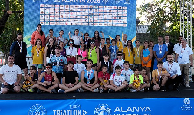 Alanya Halk Triatlonu'nda 45 kişi yarışı tamamladı