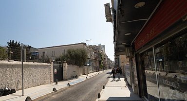 Alsancak Kıbrıs Şehitleri Caddesi’nde zemin yenileme çalışmaları başladı