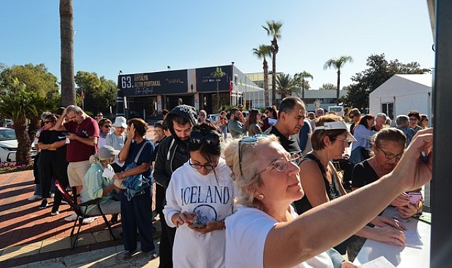Altın Portakal’da biletler tükendi, ek seanslar açıldı