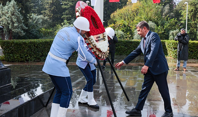 Anlatya'da Cumhuriyet Bayramı kutlamaları çelenk töreniyle başladı
