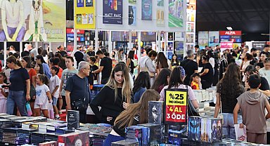 Antalya Kitap Fuarı’nın 9’uncu gününde 67 yazar okurlarıyla buluştu