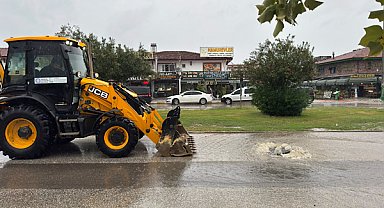 Antalya, sağanak yağış riskine karşı 464 personel ve 347 iş makinesiyle hazır