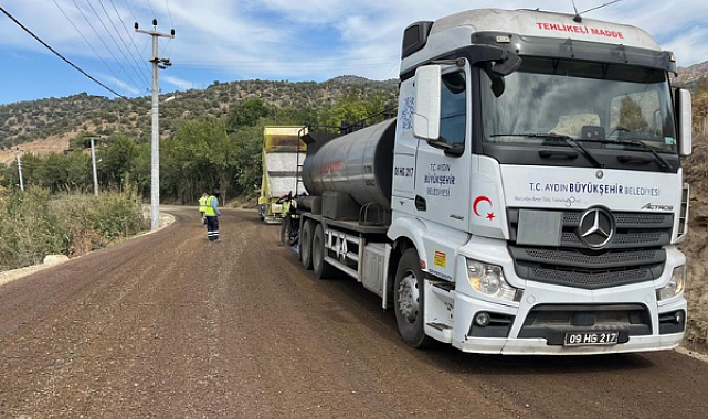Aydın’ın 17 ilçesinde yol yapım ve yenileme çalışmaları sürüyor