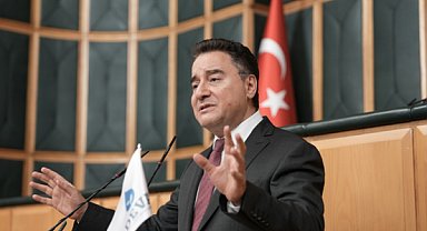 Babacan: Bütçeden en büyük payı artık faiz bakanlığı alıyor