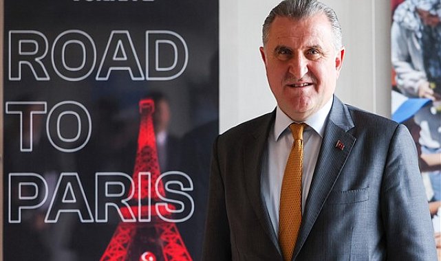 Bakan Bak, dünya şampiyonu Ali Türkkan ile bir araya geldi
