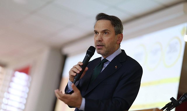 Bakan Bayraktar, TBMM'de milletvekilleriyle bir araya geldi