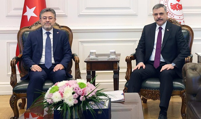 Bakan Çiftçi ve Bakan Yumaklı, sahipsiz hayvanlara yönelik çalışmaları değerlendirdi