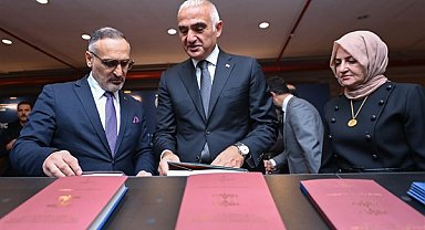 Bakan Ersoy, 69 Kürtçe eserin tıpkıbasımını tanıttı