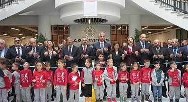 Bakan Ersoy, Edirne’de 160 bin kitap kapasiteli İl Halk Kütüphanesi’ni açtı