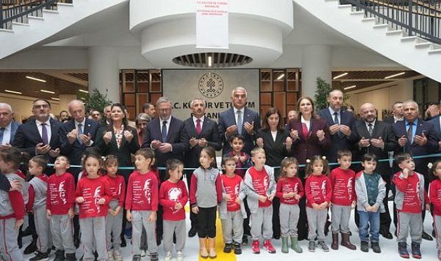 Bakan Ersoy, Edirne’de 160 bin kitap kapasiteli İl Halk Kütüphanesi’ni açtı