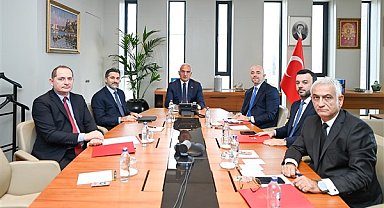 Bakan Ersoy ve THY yönetimi turizm gündemiyle bir araya geldi