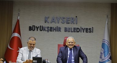 Bakan Kurum, Üsküdar heyetiyle bir araya geldi