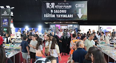 Başkan Vekili Özdemir: Antalya Kitap Fuarı’nda yeni rekor