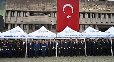 Batman’da Cumhuriyet Bayramı için çelenk töreni düzenlendi