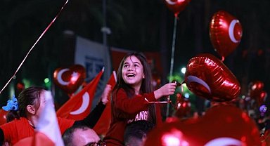 Bodrum’da Cumhuriyet Bayramı coşkusu meydanlara taştı