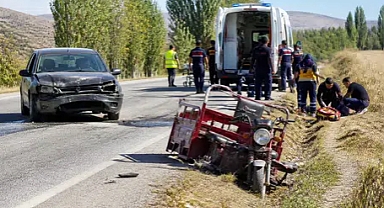 Bolvadin Özburun’da Feci Kaza: Otomobil ile Üç Tekerlekli Motosiklet Çarpıştı