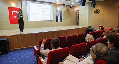 Buca’nın 3. Yaş Üniversitesi’nde dersler başladı