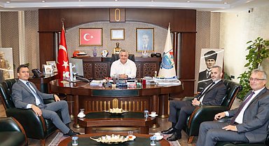 Bulgaristan Bursa Konsolosu Rusinov’dan Yalova Belediye Başkanı Gürel’e ziyaret