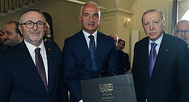  Bursevi’nin Ruhu’l-Beyan’ının müellif nüshası ilk kez tıpkıbasım olarak yayımlandı