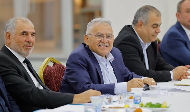 Büyükkılıç, Sarız ve Pınarbaşı'nda muhtarların taleplerini dinledi