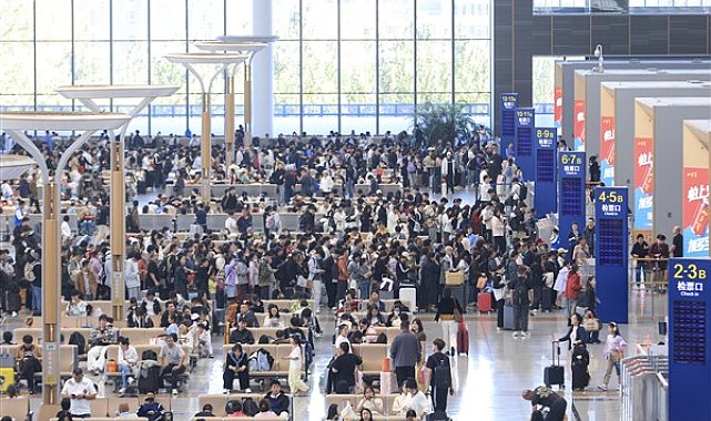 Çin’de demiryolları 7 günde 250 milyondan fazla yolcu taşıdı