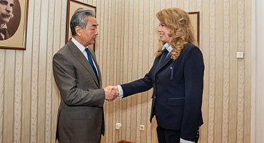 Çin Dışişleri Bakanı Wang Yi, Bulgaristan Cumhurbaşkanı Yotova ile görüştü