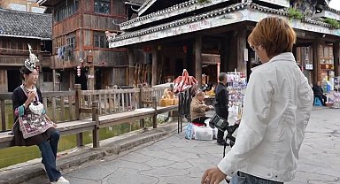 Çin'in Geleneksel Dong Köyü'nde kültür turizmi