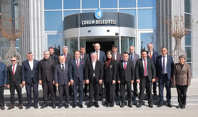 Çorumlu muhtarlardan Başkan Aşgın’a ziyaret