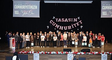 Cumhuriyet Bayramı Çayırova’da törenle kutlandı