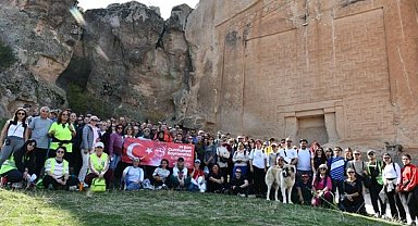 Cumhuriyet coşkusu Frig Vadisi’nde doğa yürüyüşüyle yaşandı