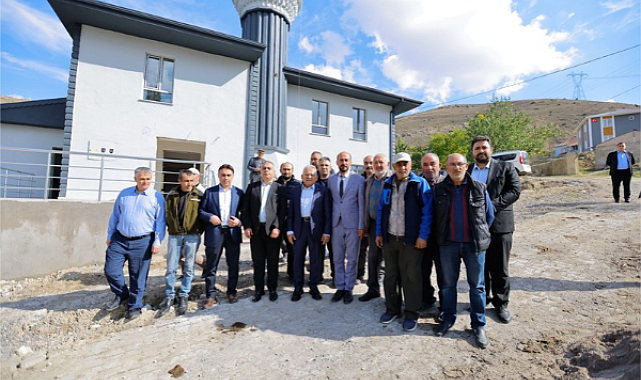 Depremde yıkılan Yedioluk Mahallesi Camii yeniden hizmete açıldı