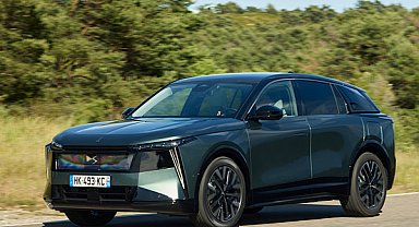 DS Automobiles, DS N°7 ve yeni konsept otomobilini Paris’te sergileyecek