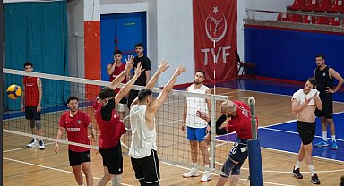 Düzce Belediyespor Erkek Voleybol Takımı sezonu Tokat Belediyespor maçıyla açıyor