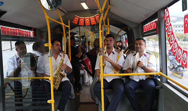 Düzce’de 81 numaralı otobüste Cumhuriyet Bayramı sürprizi