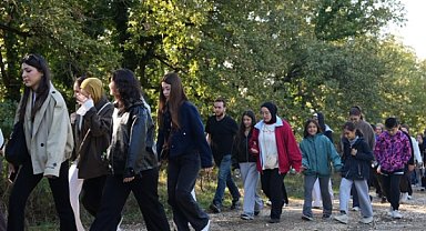 Düzce’de gençler Dünya Yürüyüş Günü kapsamında 5 kilometre yürüdü