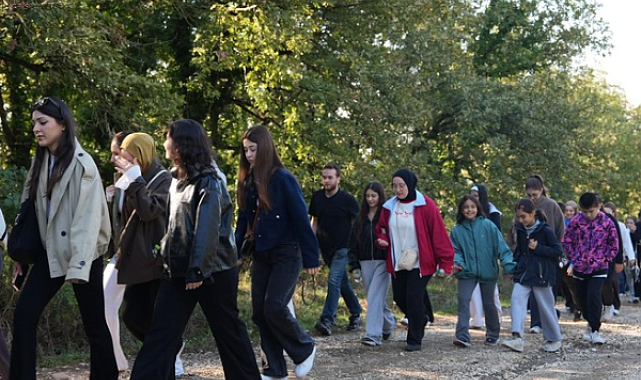 Düzce’de gençler Dünya Yürüyüş Günü kapsamında 5 kilometre yürüdü