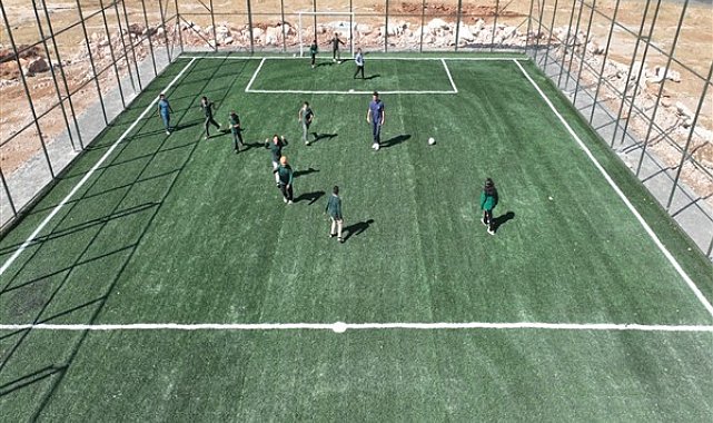 Eyyübiye’de 25 yeni halı sahanın yapımında sona yaklaşıldı