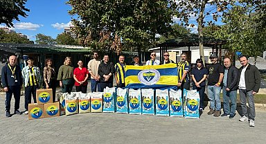 Fenerbahçeli Veteriner Hekimler Derneği’nden Bakırköy'e 1 ton mama desteği