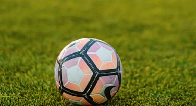 Galatasaray-Fenerbahçe derbisinde ilk yarı Galatasaray'ın 2-0 üstünlüğü ile sona erdi